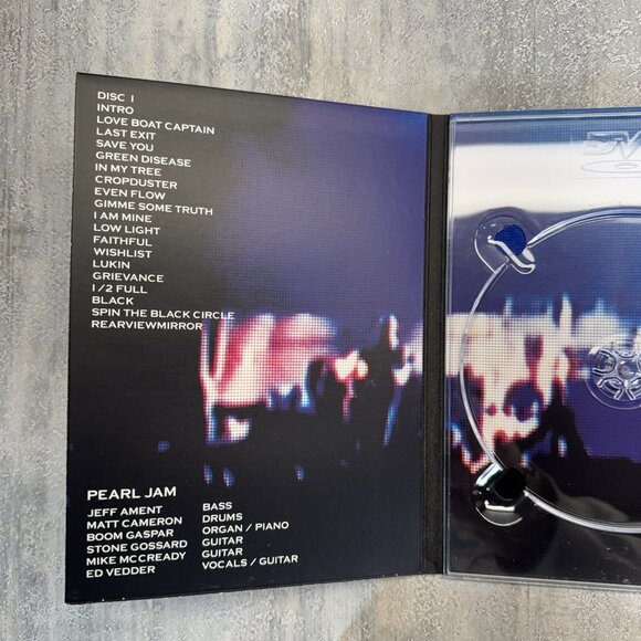 Pearl Jam - Live at the Garden (DVD, 2003, 2-Disc Set) - Picture 2 of 14